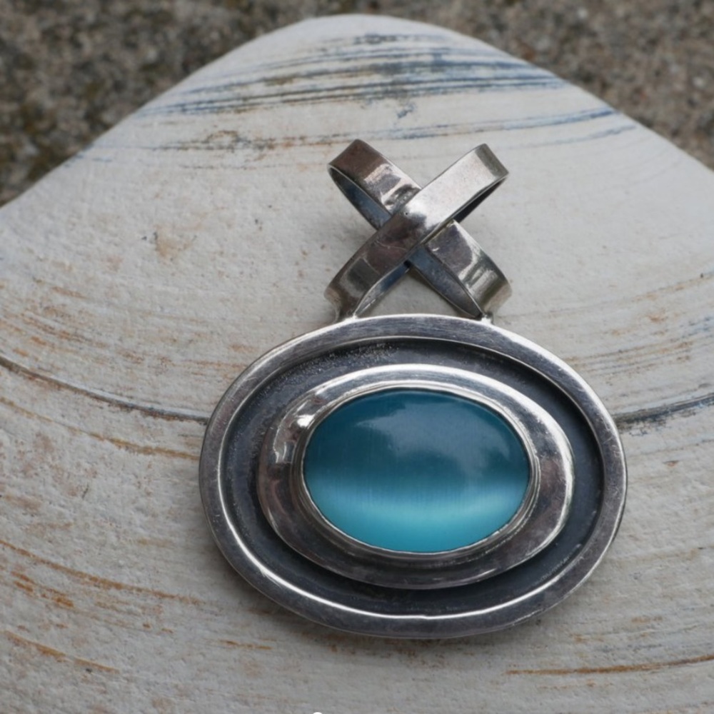 Vintage mexican sterling silver blue stone pendant